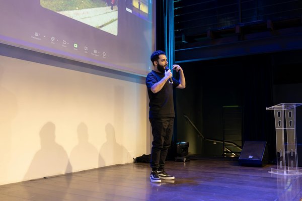 Quels sont les avantages de l'utilisation de l'intelligence artificielle pour générer des quêtes dynamiques?