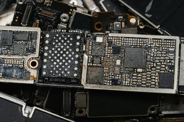 Tout savoir sur les pièces détachées iphone : qualité et fiabilité